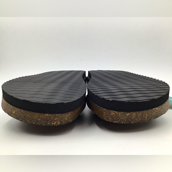 Mountain Sole Women's Easy Slip-on Two Loop Design Leather Sandals - Black - Picture 7 of 8